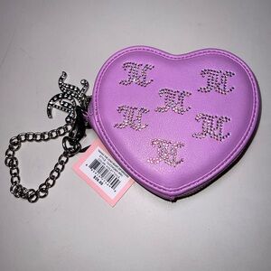 Taking The Lead Heart Zip Around